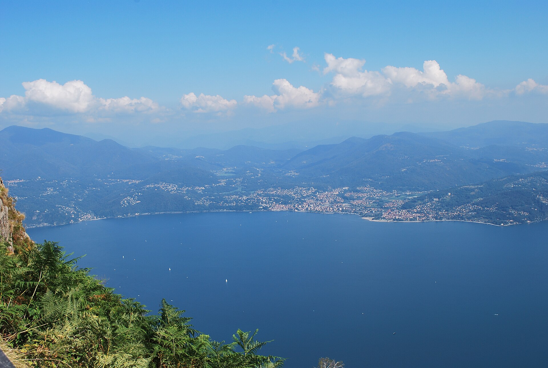 Vista di Luino dal Monte Morissolo